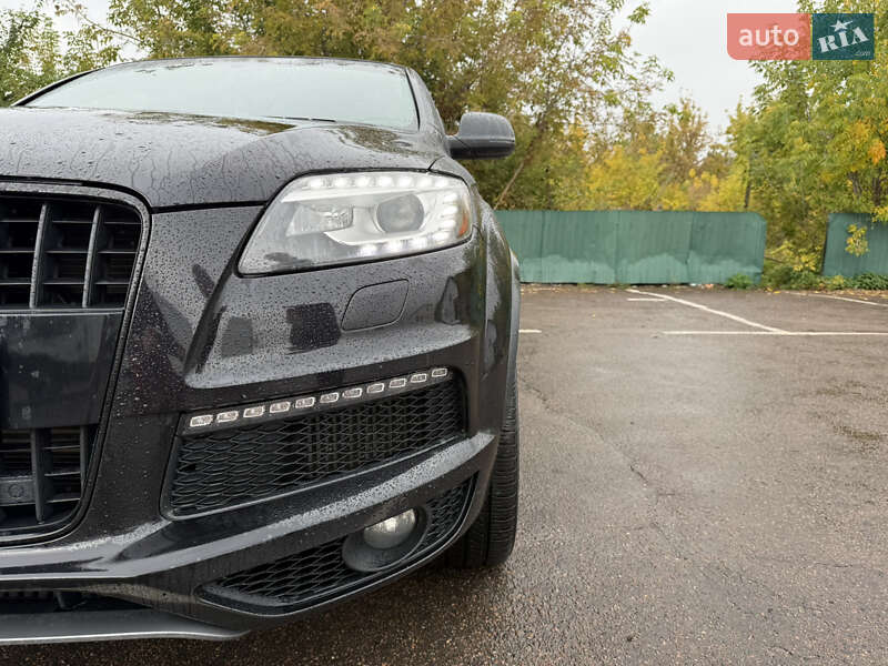Позашляховик / Кросовер Audi Q7 2014 в Дубні