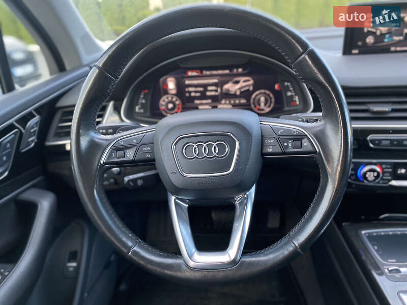 Позашляховик / Кросовер Audi Q7 2015 в Луцьку