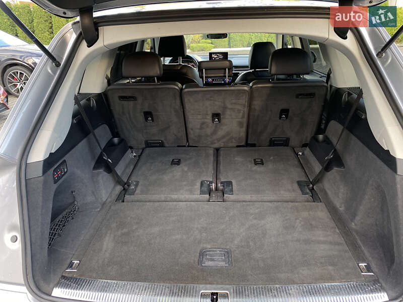 Позашляховик / Кросовер Audi Q7 2015 в Луцьку