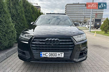 Позашляховик / Кросовер Audi Q7 2018 в 