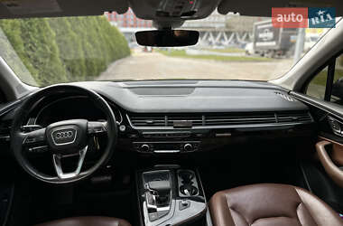 Позашляховик / Кросовер Audi Q7 2018 в 