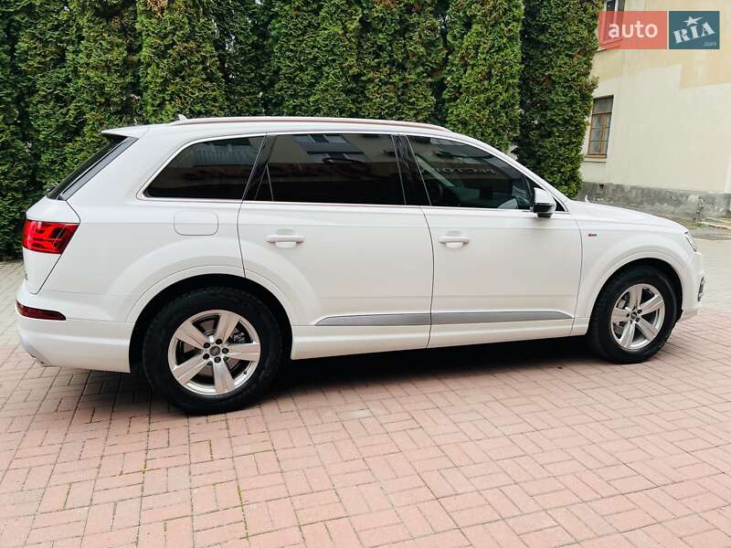 Позашляховик / Кросовер Audi Q7 2015 в Хмельницькому
