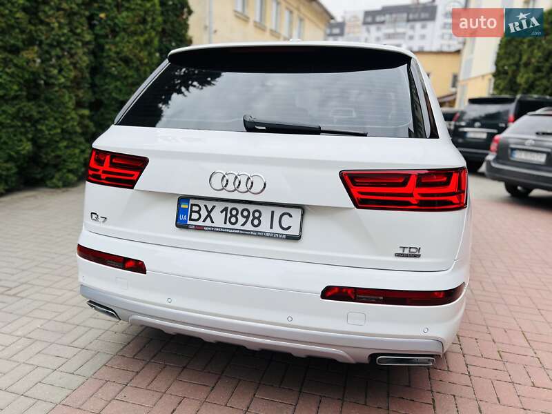 Позашляховик / Кросовер Audi Q7 2015 в Хмельницькому