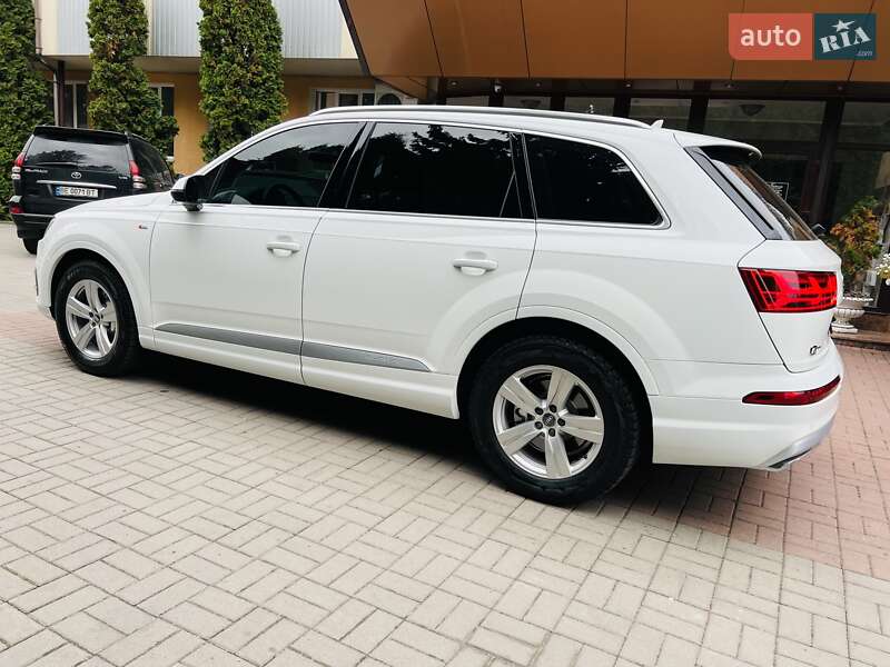 Позашляховик / Кросовер Audi Q7 2015 в Хмельницькому