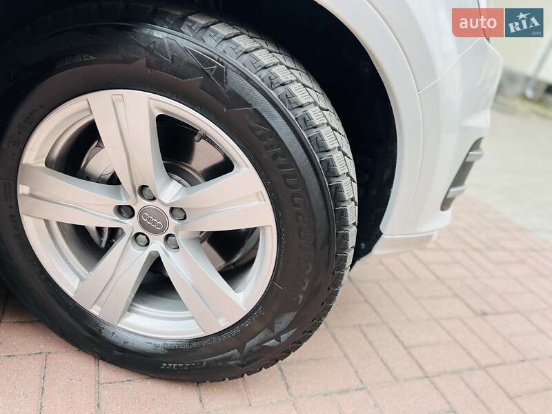 Позашляховик / Кросовер Audi Q7 2015 в Хмельницькому