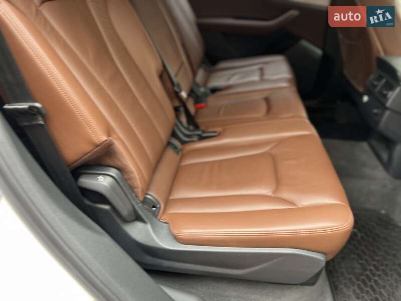 Позашляховик / Кросовер Audi Q7 2015 в Хмельницькому
