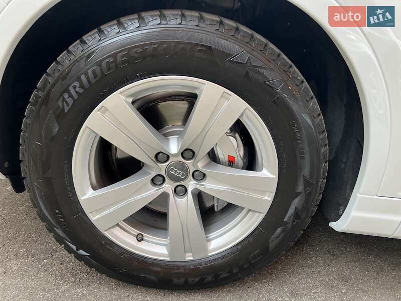 Позашляховик / Кросовер Audi Q7 2015 в Хмельницькому