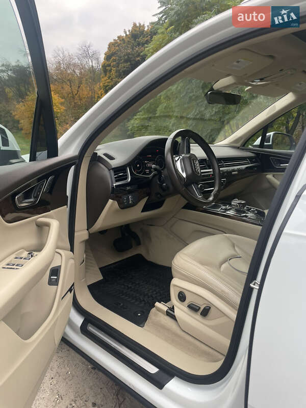 Позашляховик / Кросовер Audi Q7 2018 в Києві