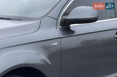 Позашляховик / Кросовер Audi Q7 2011 в 
