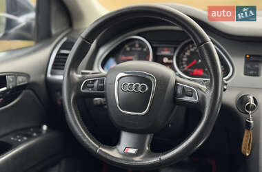 Позашляховик / Кросовер Audi Q7 2011 в 