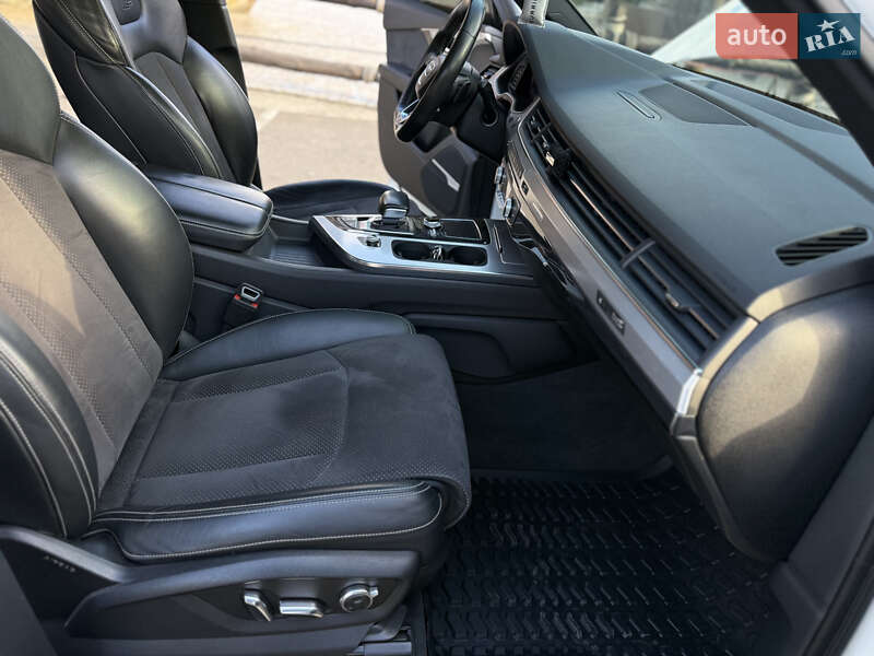 Позашляховик / Кросовер Audi Q7 2017 в Одесі фото 58 Позашляховик / Кросовер Audi Q7 2017 в Одесі