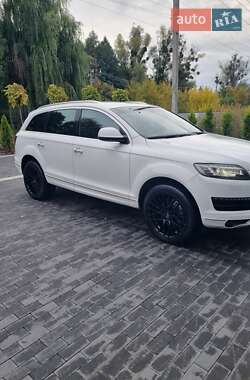 Позашляховик / Кросовер Audi Q7 2013 в  фото 5 Позашляховик / Кросовер Audi Q7 2013 в