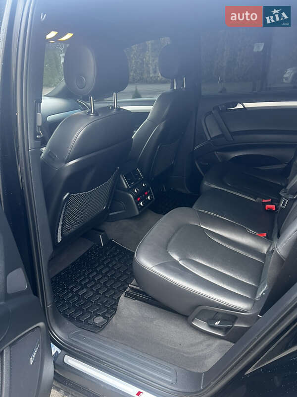 Внедорожник / Кроссовер Audi Q7 2015 в Судовой Вишне