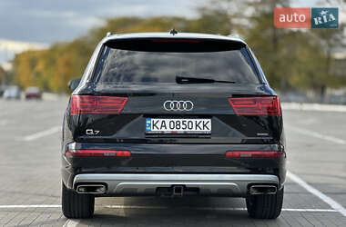 Позашляховик / Кросовер Audi Q7 2017 в  фото 22 Позашляховик / Кросовер Audi Q7 2017 в