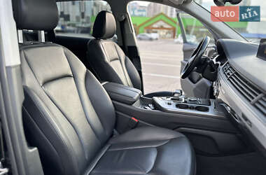 Позашляховик / Кросовер Audi Q7 2017 в  фото 51 Позашляховик / Кросовер Audi Q7 2017 в