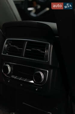 Позашляховик / Кросовер Audi Q7 2016 в 