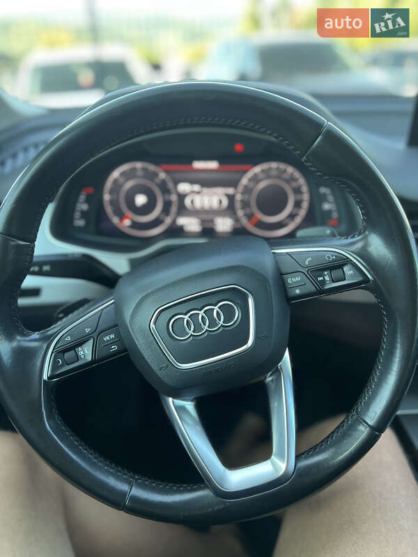 Внедорожник / Кроссовер Audi Q7 2015 в Хусте