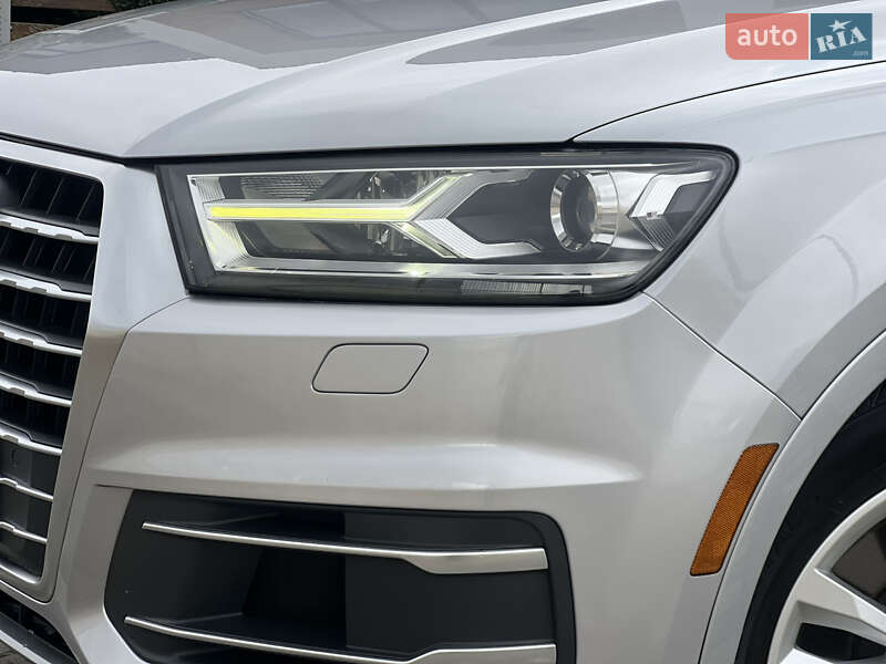 Внедорожник / Кроссовер Audi Q7 2015 в Стрые