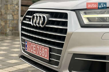 Позашляховик / Кросовер Audi Q7 2015 в  фото 11 Позашляховик / Кросовер Audi Q7 2015 в