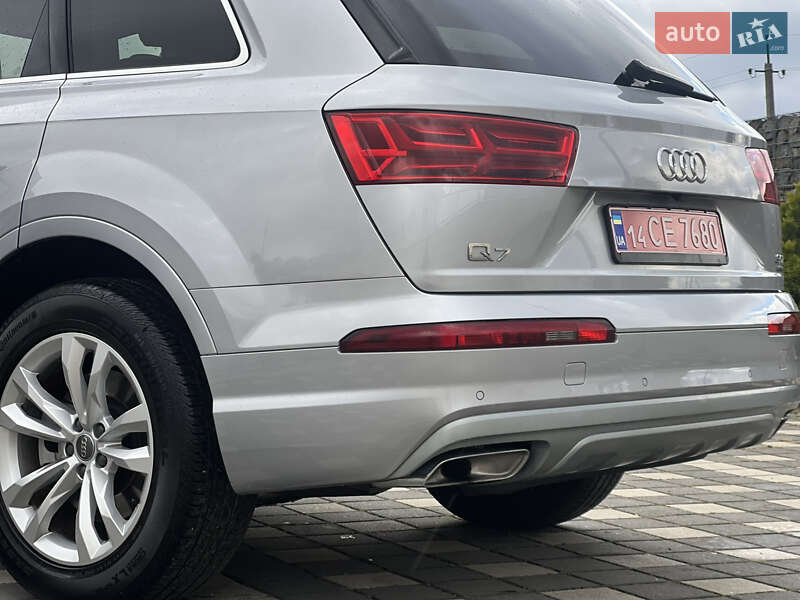 Внедорожник / Кроссовер Audi Q7 2015 в Стрые