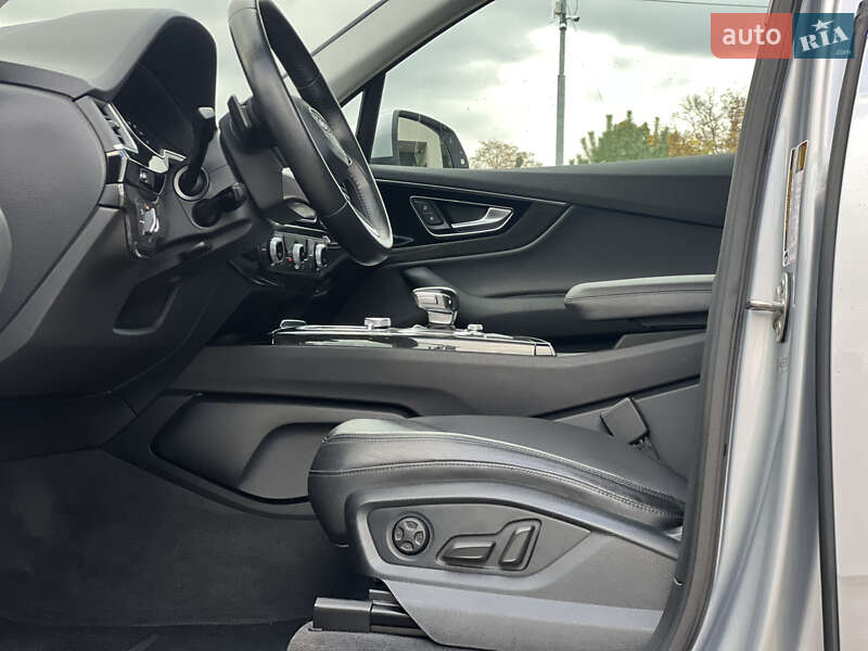 Внедорожник / Кроссовер Audi Q7 2015 в Стрые