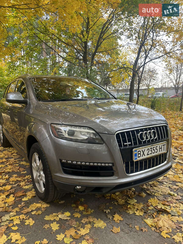 Внедорожник / Кроссовер Audi Q7 2011 в Нетешине