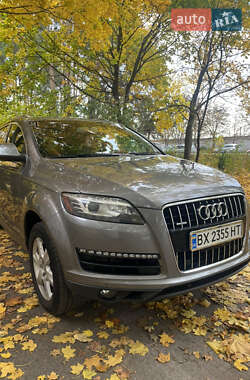 Позашляховик / Кросовер Audi Q7 2011 в 