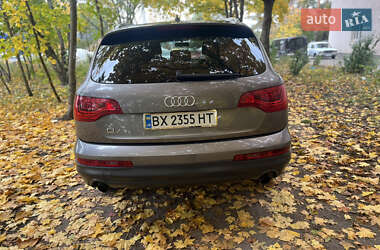 Позашляховик / Кросовер Audi Q7 2011 в 