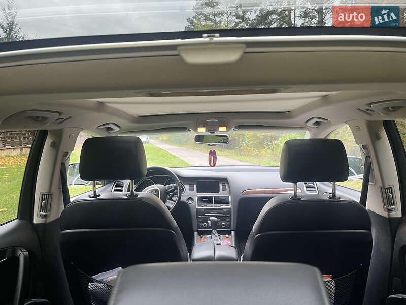 Внедорожник / Кроссовер Audi Q7 2011 в Нетешине