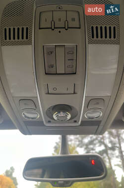 Позашляховик / Кросовер Audi Q7 2011 в 