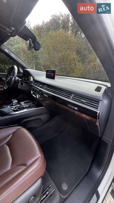 Внедорожник / Кроссовер Audi Q7 2017 в Львове