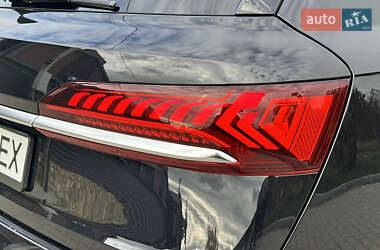 Внедорожник / Кроссовер Audi Q7 2020 в 
