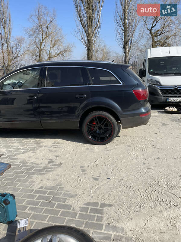 Внедорожник / Кроссовер Audi Q7 2007 в Буче