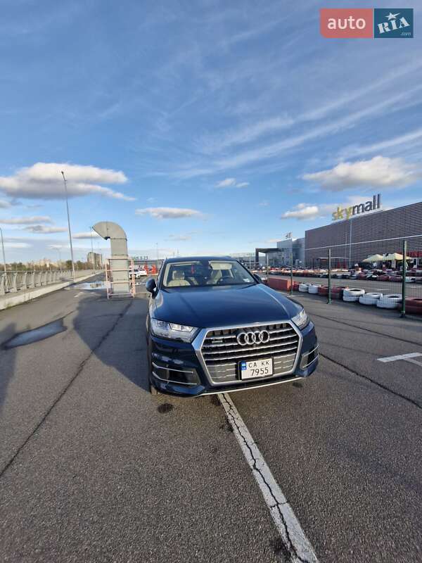Внедорожник / Кроссовер Audi Q7 2018 в Киеве