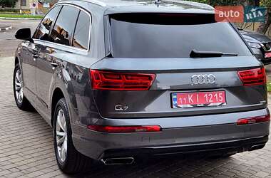 Позашляховик / Кросовер Audi Q7 2019 в 