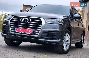 Позашляховик / Кросовер Audi Q7 2019 в 