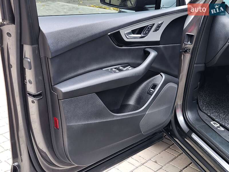 Внедорожник / Кроссовер Audi Q7 2019 в Виннице