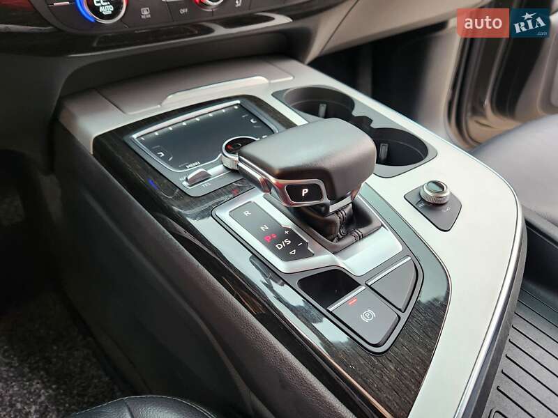 Внедорожник / Кроссовер Audi Q7 2019 в Виннице
