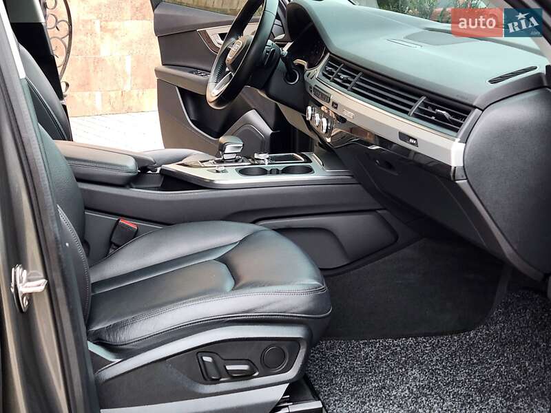 Внедорожник / Кроссовер Audi Q7 2019 в Виннице