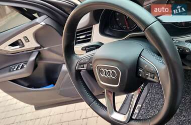 Позашляховик / Кросовер Audi Q7 2019 в 