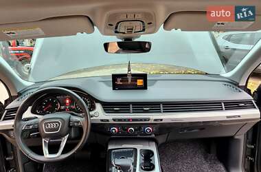 Позашляховик / Кросовер Audi Q7 2019 в 