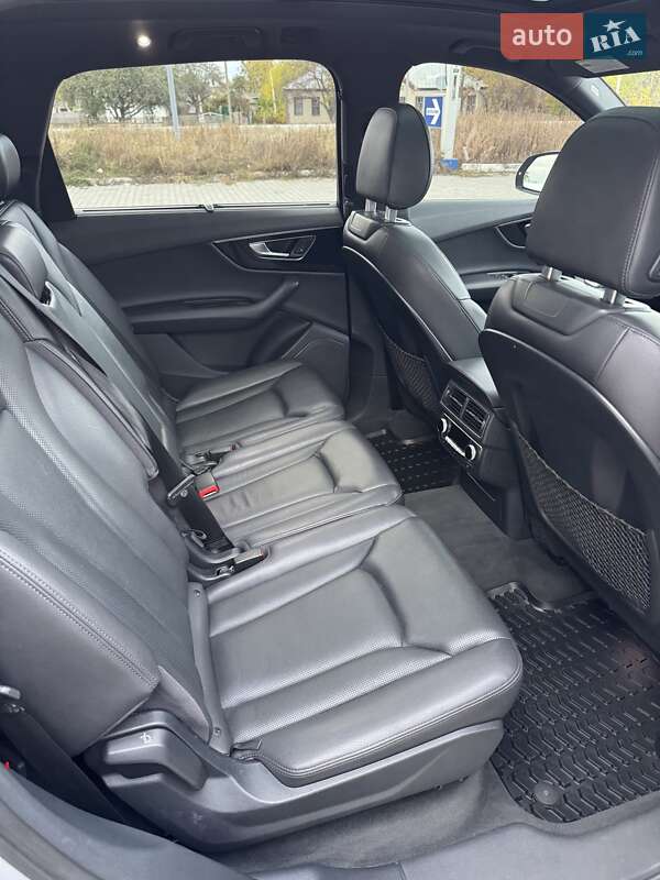 Позашляховик / Кросовер Audi Q7 2017 в Верхньодніпровську фото 45 Позашляховик / Кросовер Audi Q7 2017 в Верхньодніпровську