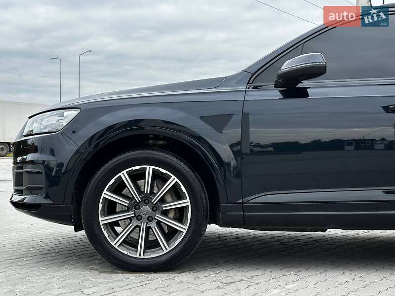 Позашляховик / Кросовер Audi Q7 2016 в Львові