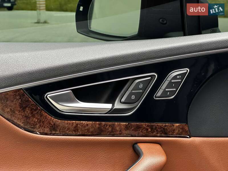 Позашляховик / Кросовер Audi Q7 2016 в Львові
