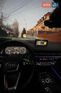 Позашляховик / Кросовер Audi Q7 2017 в 