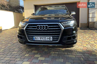 Позашляховик / Кросовер Audi Q7 2017 в 