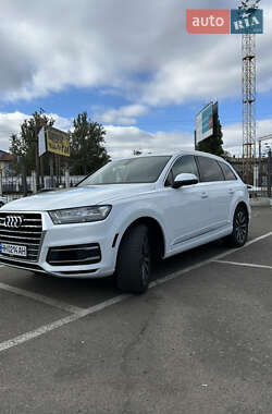Позашляховик / Кросовер Audi Q7 2016 в 