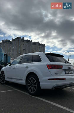 Позашляховик / Кросовер Audi Q7 2016 в 