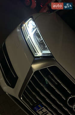 Позашляховик / Кросовер Audi Q7 2016 в 