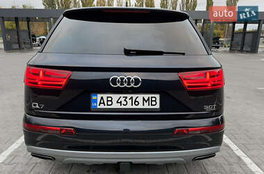 Позашляховик / Кросовер Audi Q7 2017 в 